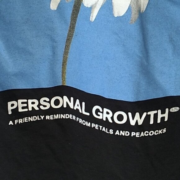 Petals and Peacocks Womens Size Small tshirt Dual graphic black crew - Picture 5 of 7